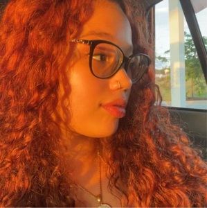 Meet your Posher, Joyce a